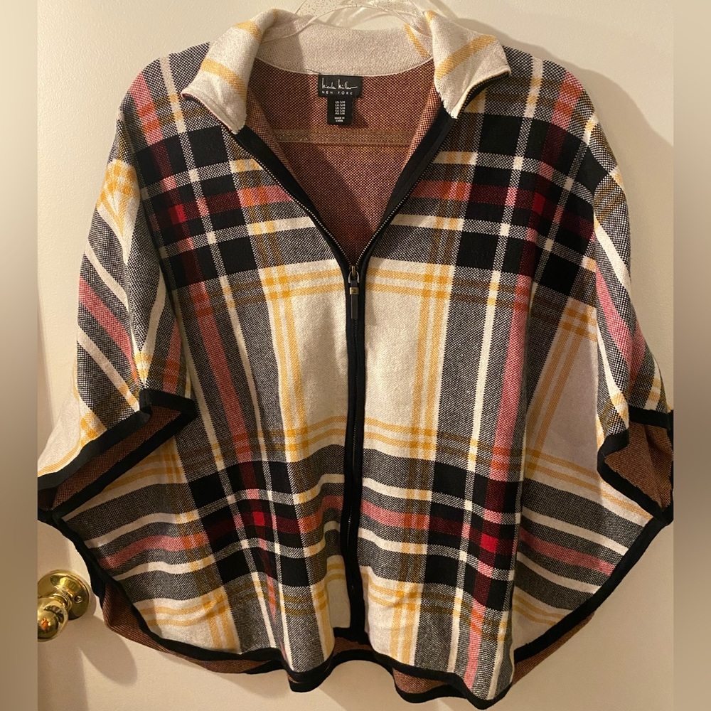 Nicole Miller S/M Zip Up Cape